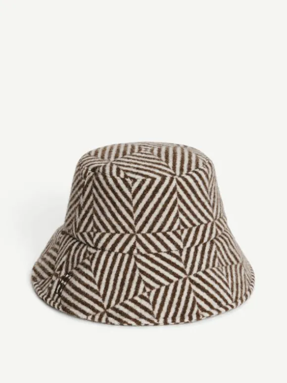 By Malene Birger Piovaso uldhat