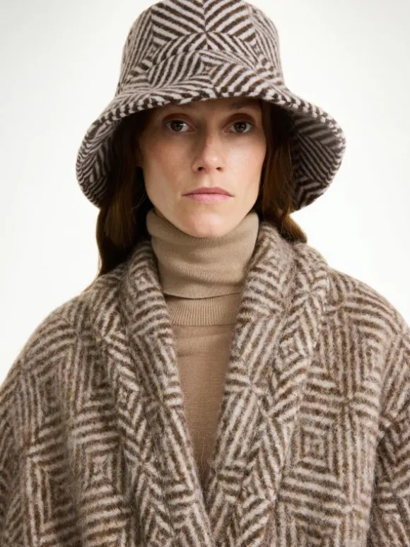 By Malene Birger Piovaso uldhat